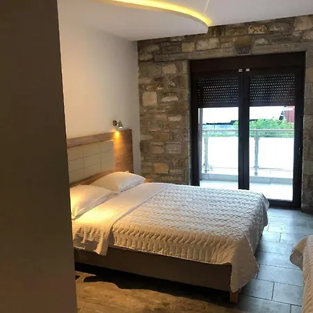 Dioscuri Luxury Apartment